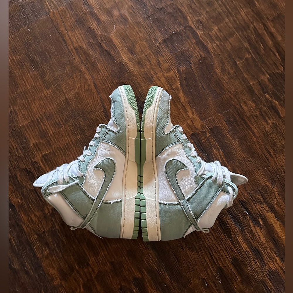 Nike Dunk Retro High Top Sneakers